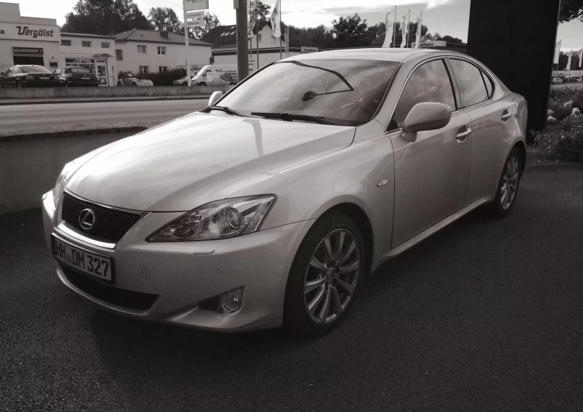 Lexus is 250 2006