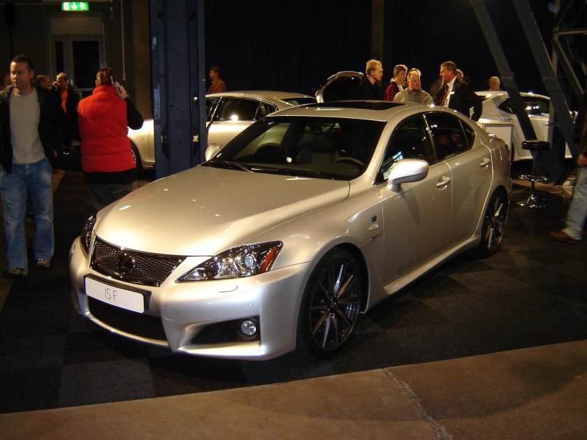 Лексус ISF 5.0 2020