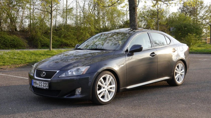 Лексус is220