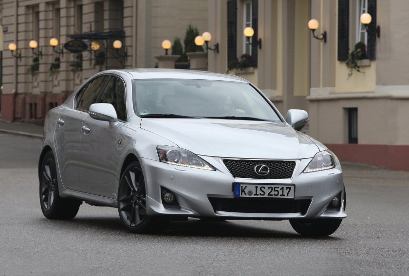Лексус is 220