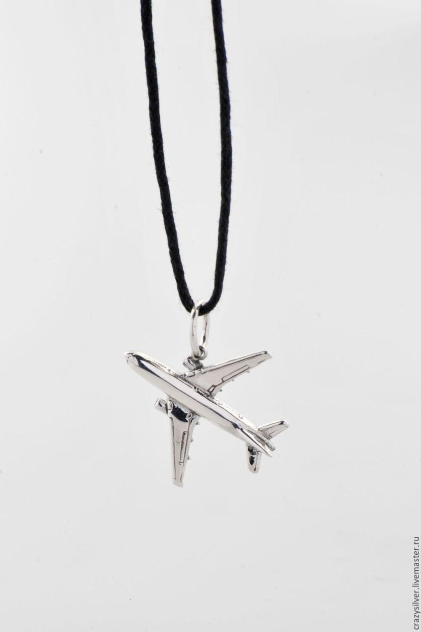Кулон самолет