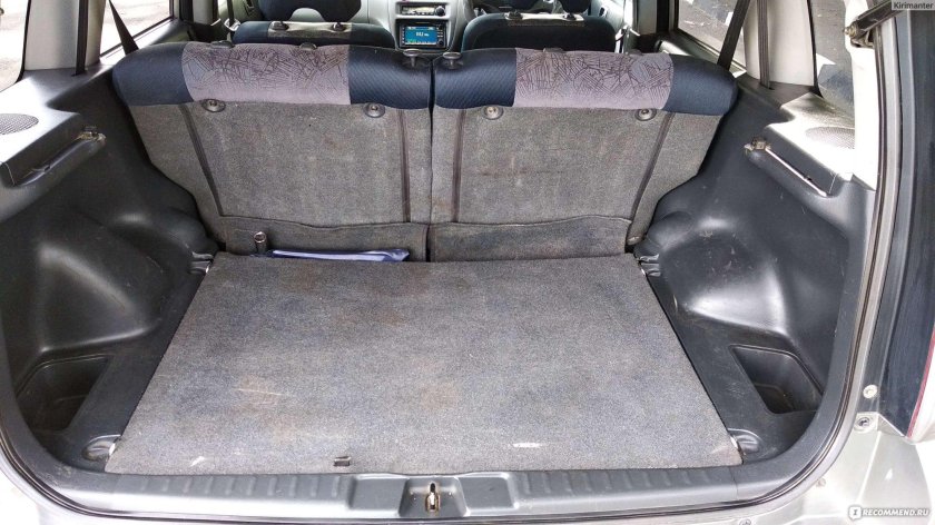 Третий ряд сидений саньенг Кайрон