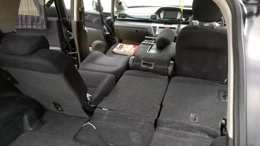 Хонда Эдикс 2006 салон