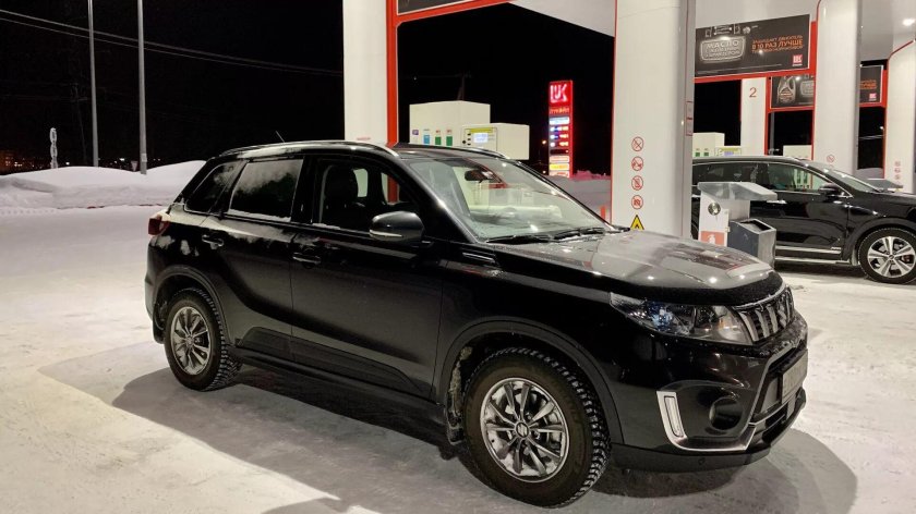 Сузуки Витара черная 2021