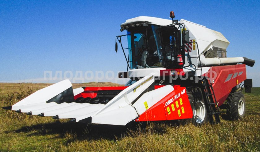 Комбайн Ростсельмаш Нова 340