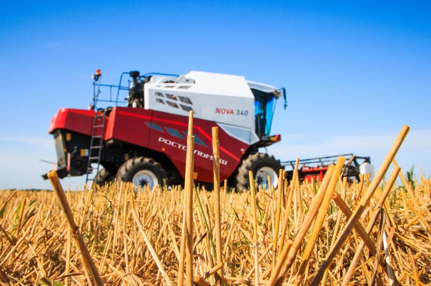 Зерноуборочный комбайн Nova