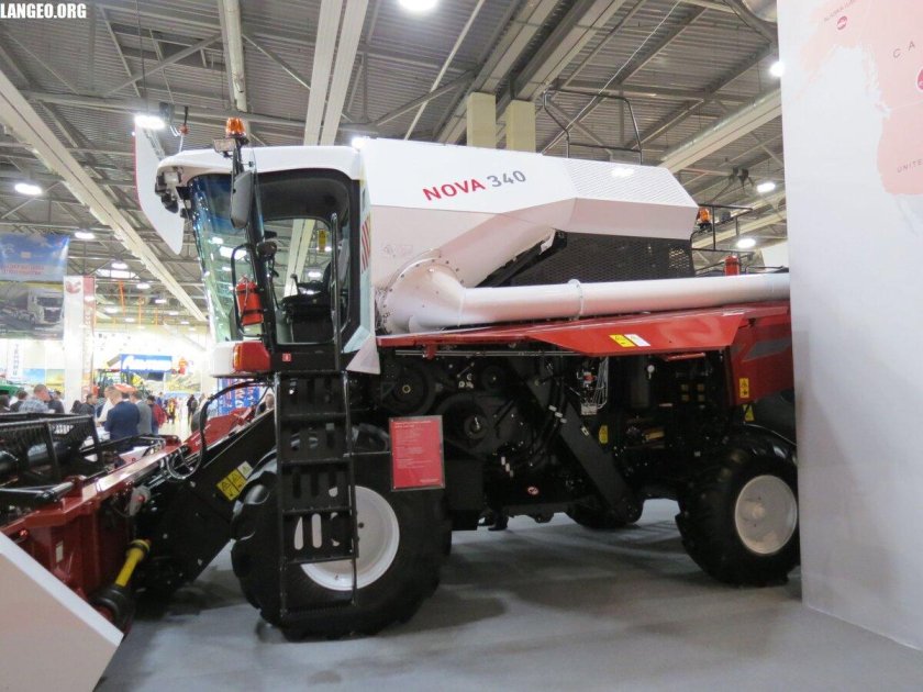 Комбайн Nova 340