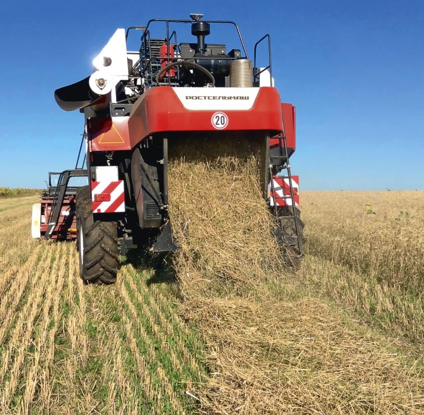 Комбайн Ростсельмаш Нова 330