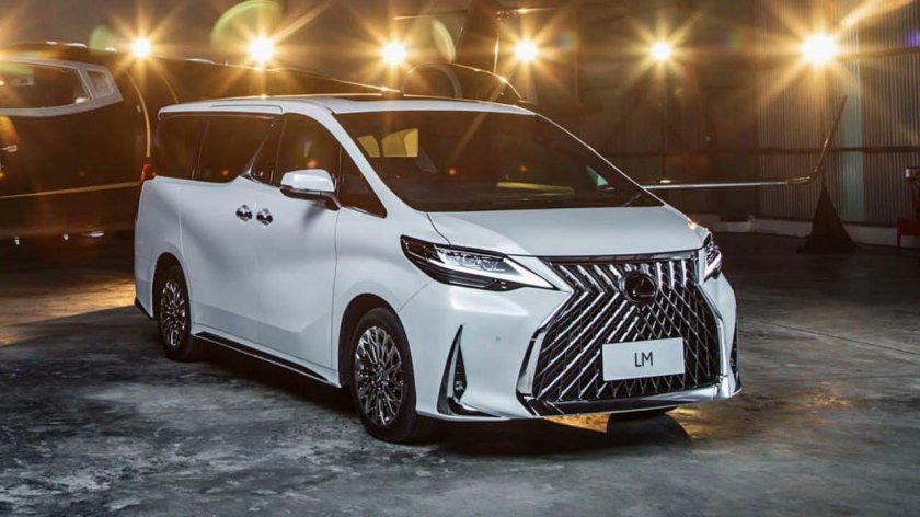 Минивэн Lexus lm300h