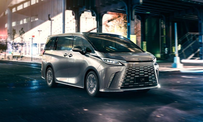 Микроавтобус лексус 2024