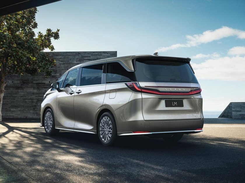 Лексус минивэн 2023