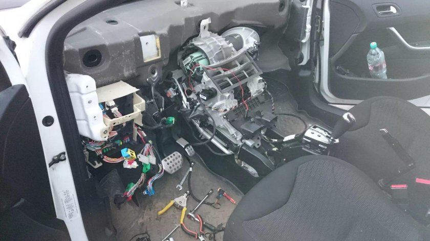 Пежо 3008 разъем печки