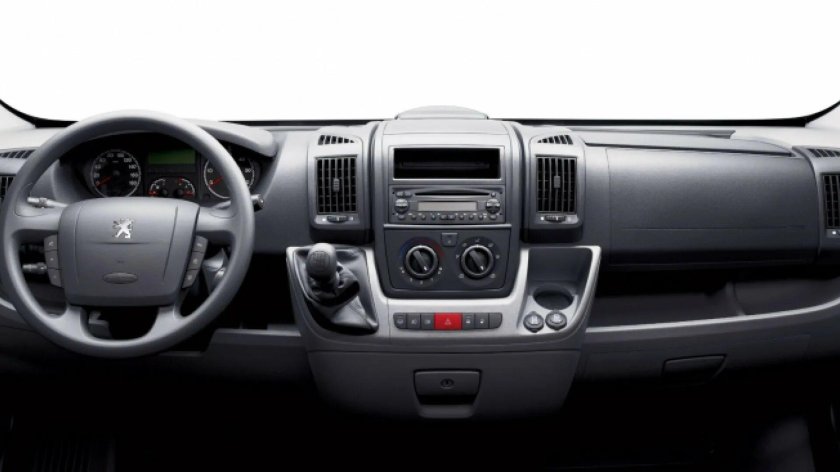 Peugeot Boxer 2010 салон