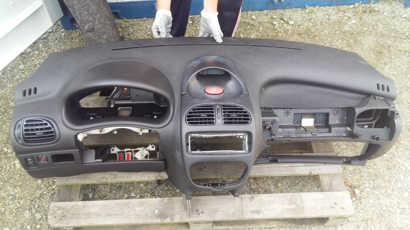 Торпеда Пежо 206