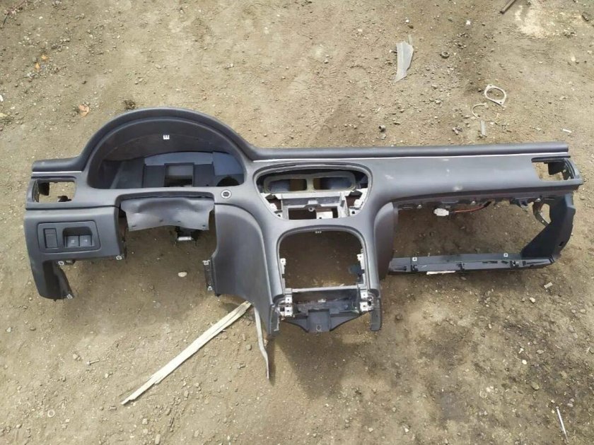 Панель передняя Торпедо Peugeot 605 1992 Размеры