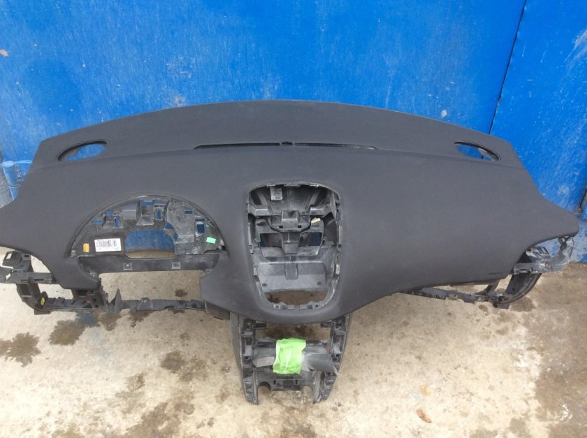 Торпедо Пежо 207