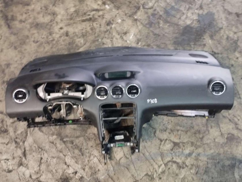 Торпеда Пежо 308 2011