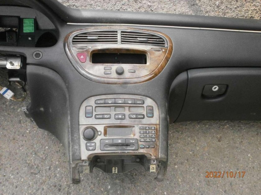 Торпеда Пежо 607 расположение