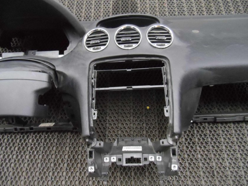 Пежо 408 Торпедо