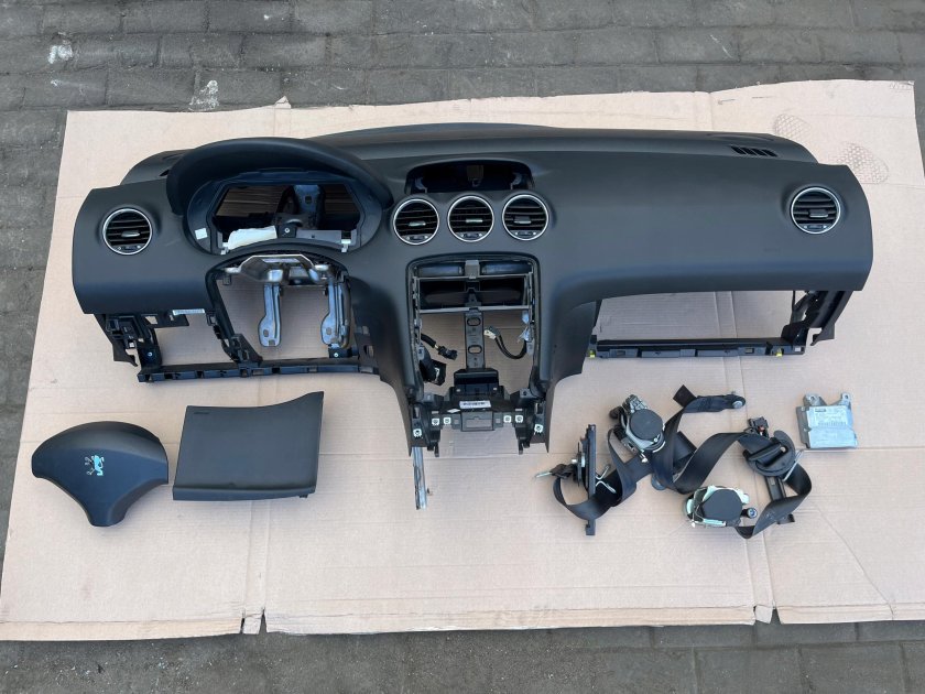 Панель пежо 308