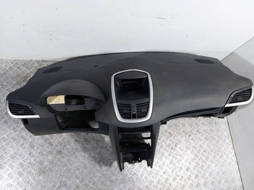 Торпедо Пежо 2008