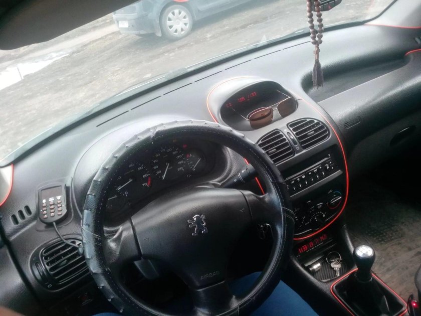 Торпеда Пежо 206