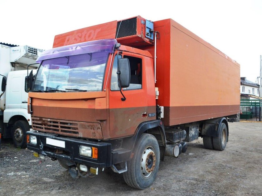Красный рефрижератор man TGX