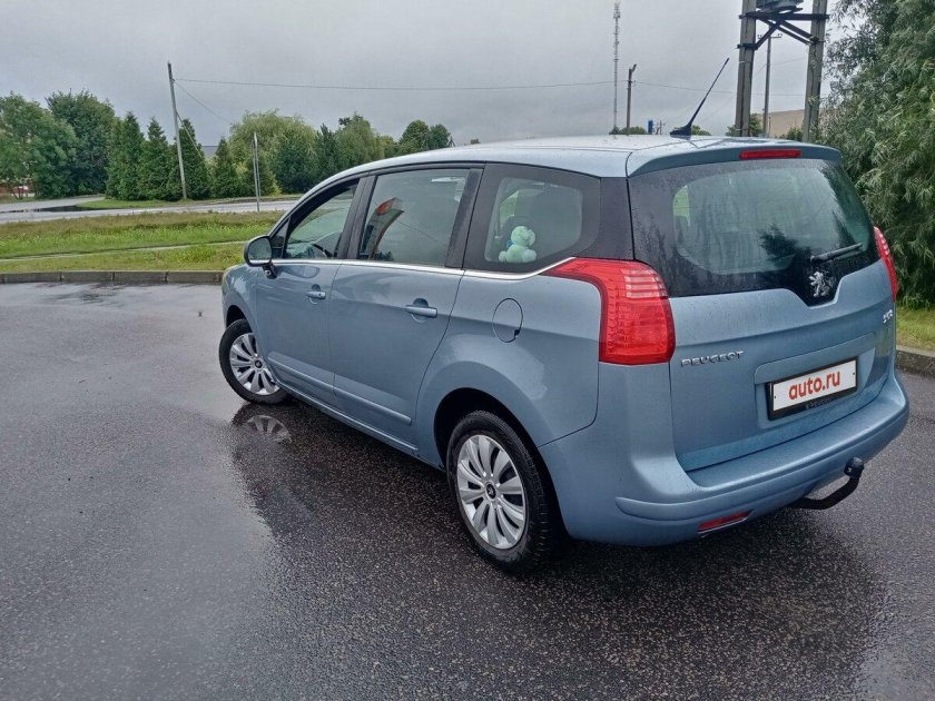 Пежо 5008 1.6dizel 2010 года