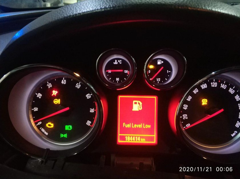 Опель инсигния 2012