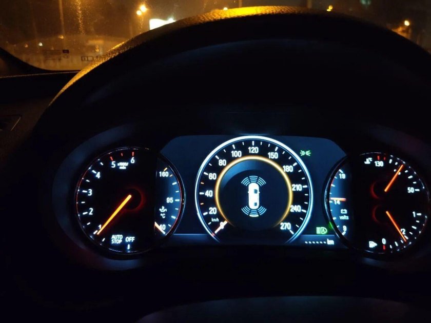 Opel Insignia приборная панель