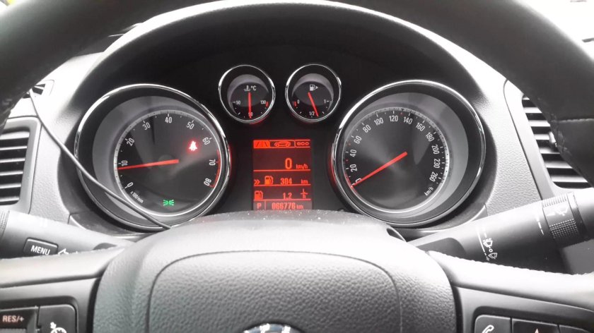 Opel Insignia приборная панель