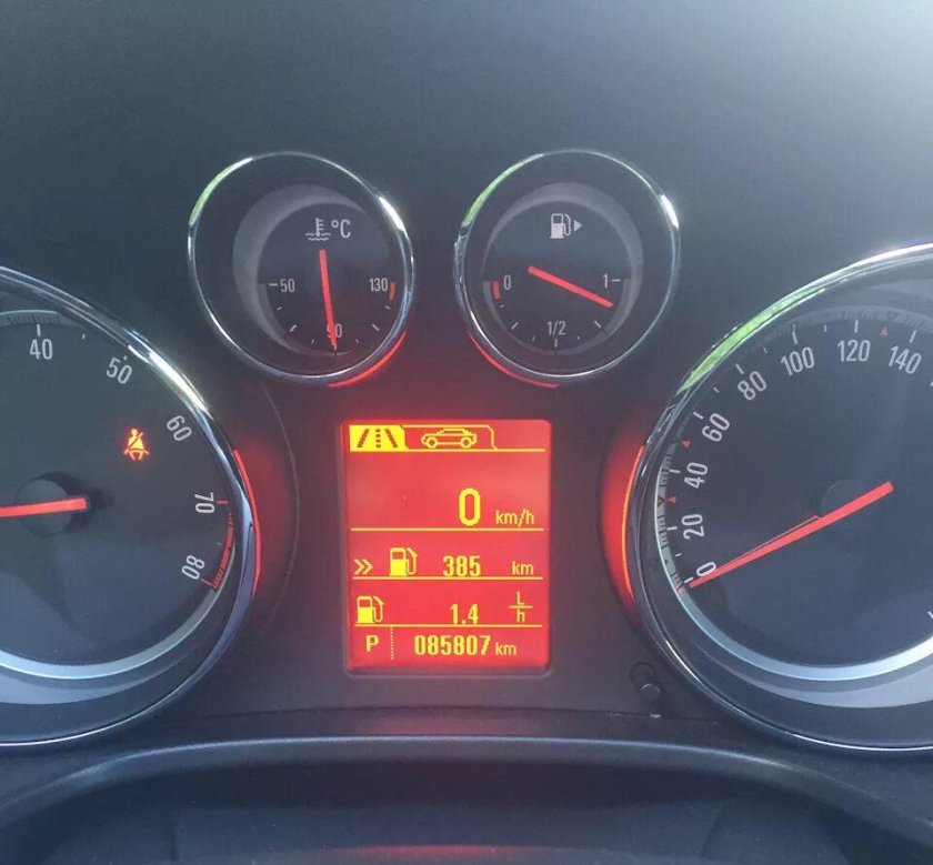 Opel Insignia приборная панель