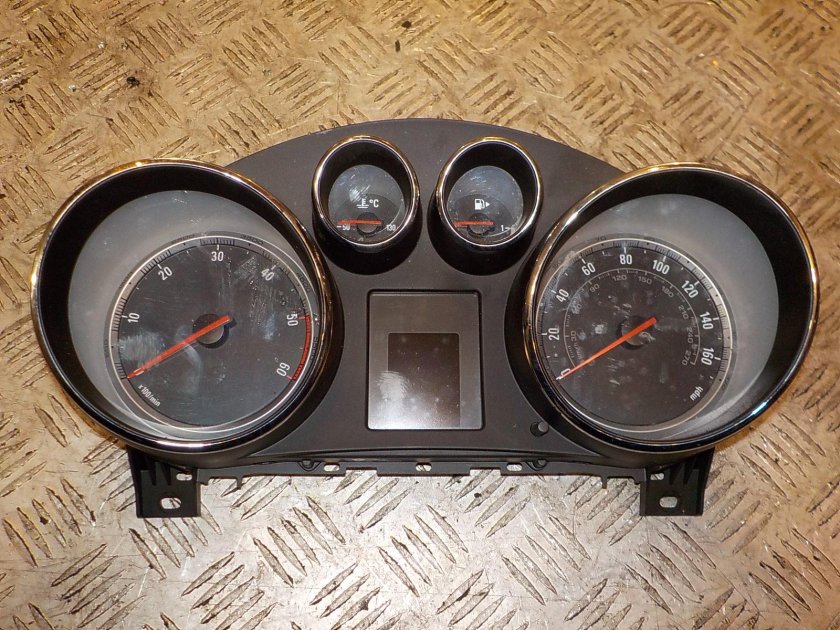 Приборная панель Opel Corsa 2008