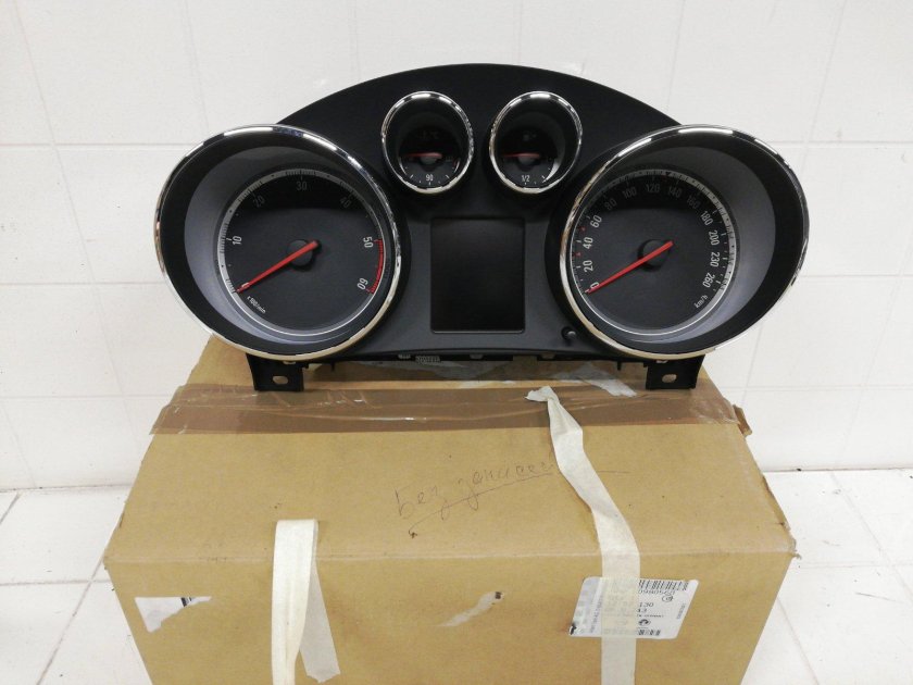 Опель Антара приборная панель