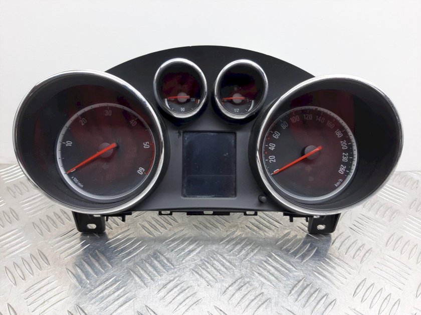 Opel Insignia a щиток приборов