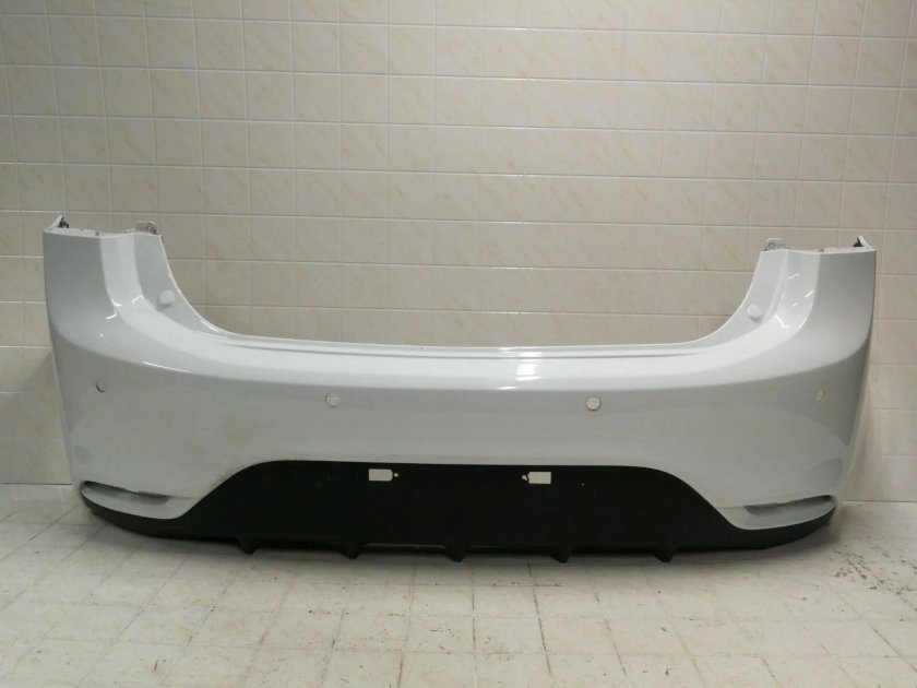 Задний бампер на Kia Rio 3 хэтчбек