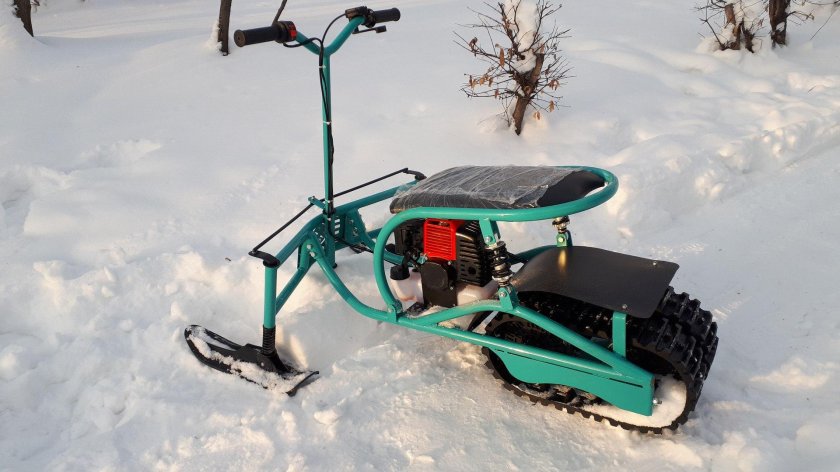 Снегокат с мотором Тарусь