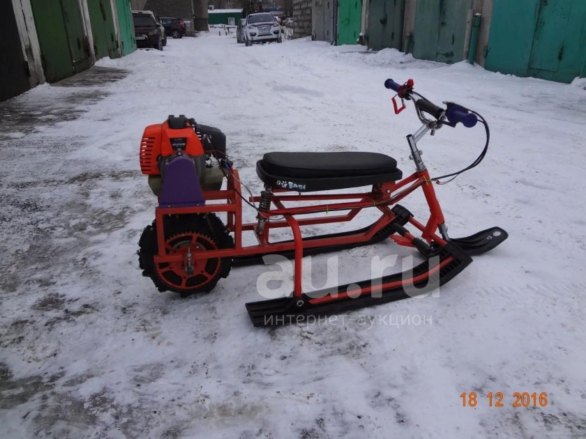 Гусеничный модуль с 2т двигателем 52 см3 для снегокатов, мотосаней.