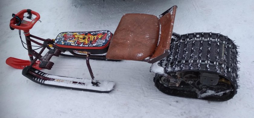 Гусеничный модуль с 2т двигателем 52 см3 для снегокатов, мотосаней.