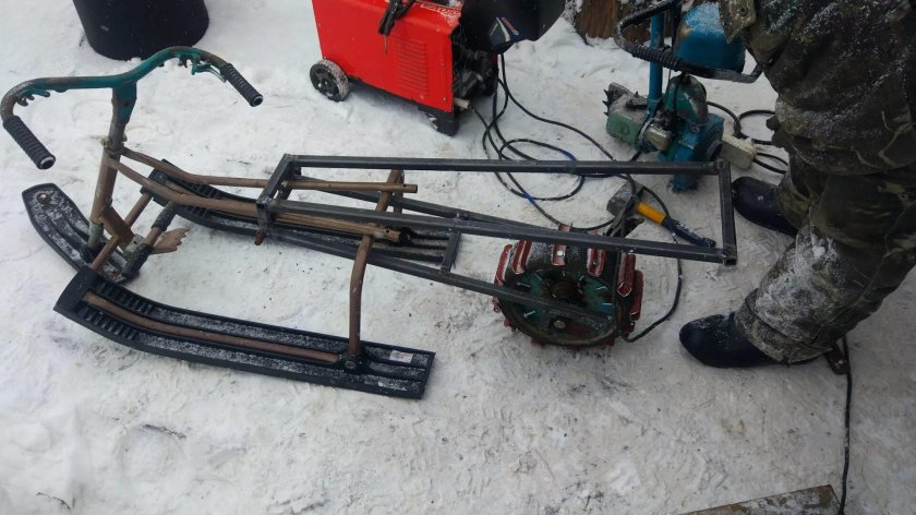 Снегоход из бензопилы Урал 2