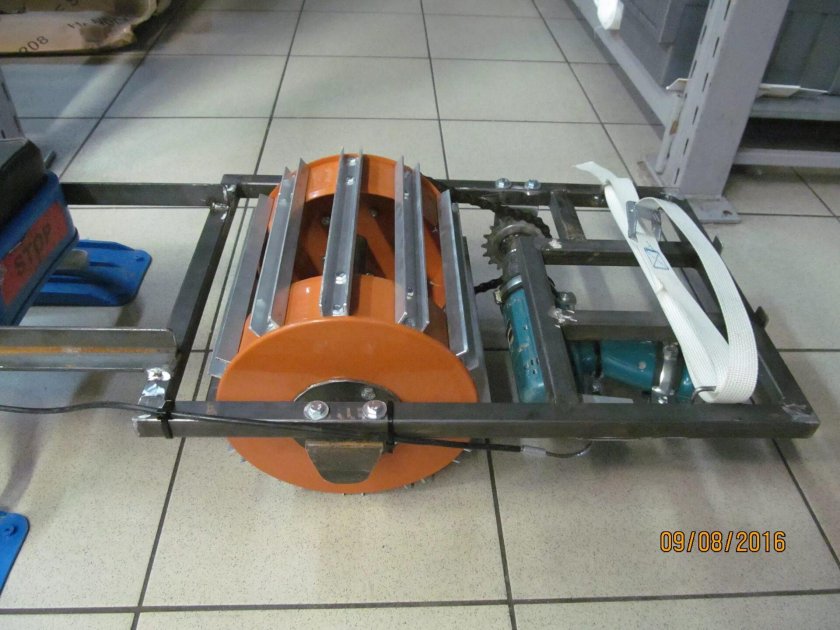 Снегокат с приводом от шуруповерта