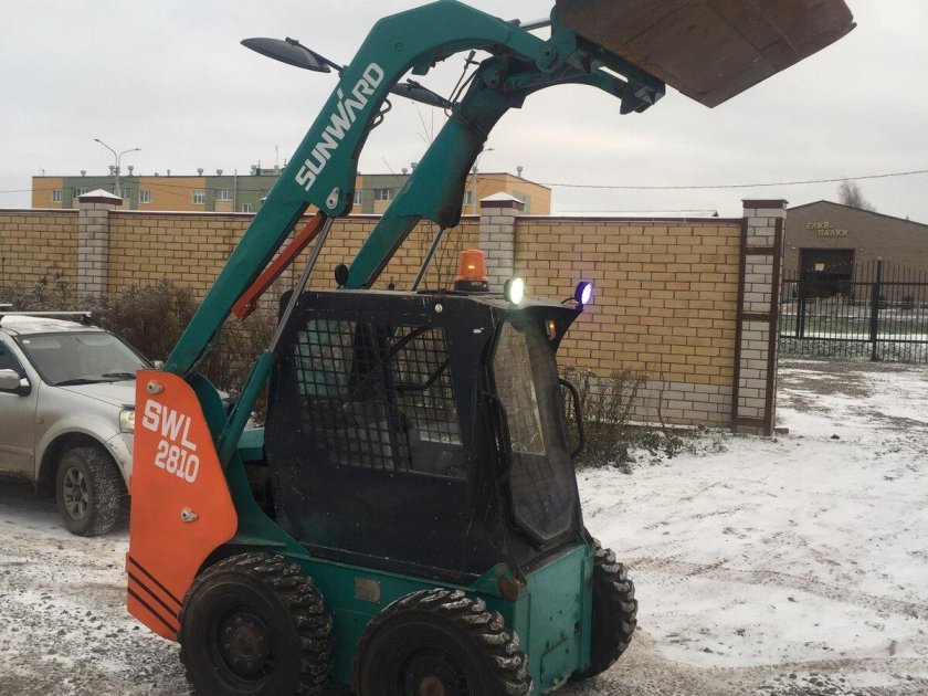 Мини-погрузчик sunward swl2820