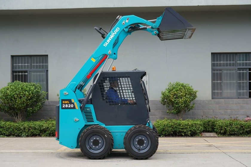 Мини погрузчик Sunward 2820
