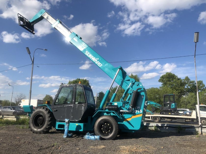 Телескопический погрузчик Sunward swth3915