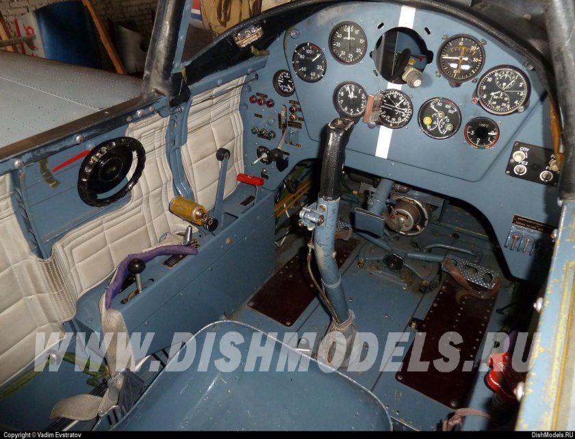 Кабина як-1б