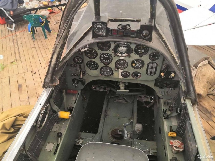 Як 52 кабина