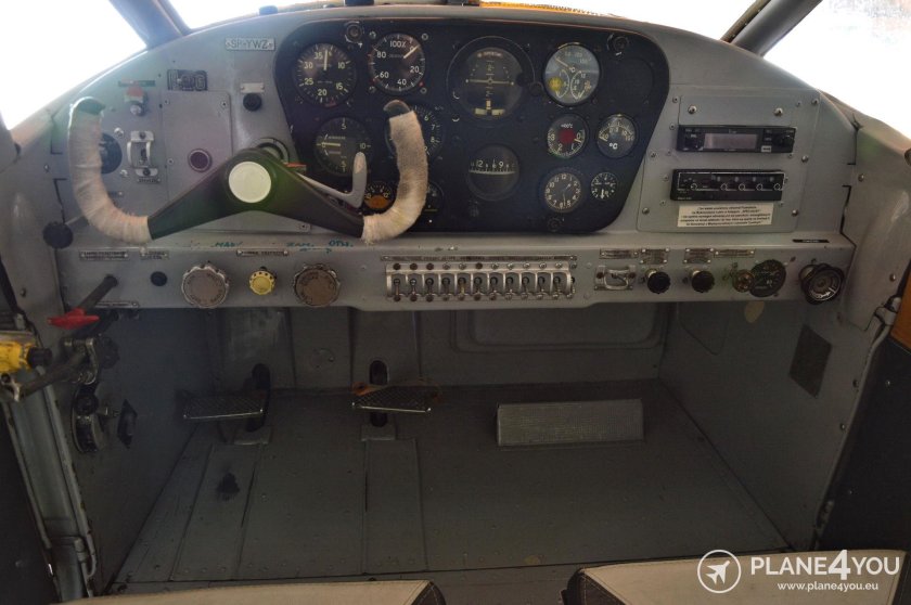 Як 12 кабина