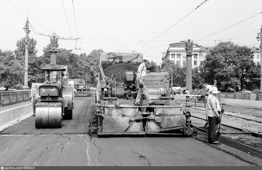 Асфальтоукладчик д-150