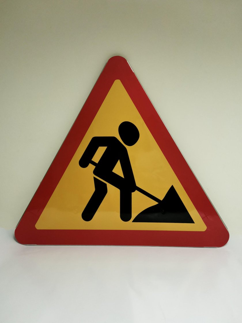 Дорожный знак 1.25