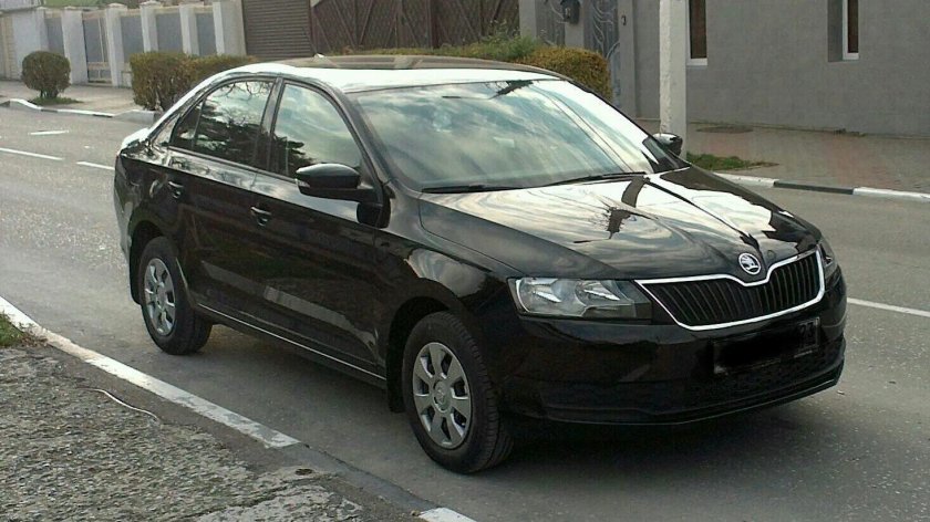Шкода Рапид черная